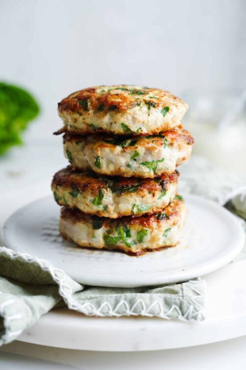 Healthy Turkey Burgers With Spinach, Feta & Tzatziki Healthy Turkey Burgers With Spinach, Feta & Tzatziki