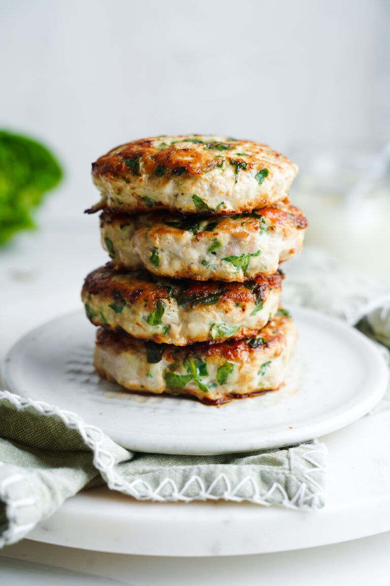 Healthy Turkey Burgers With Spinach, Feta & Tzatziki