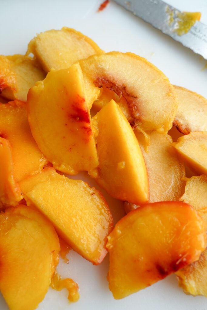 Sliced peaches | cookingwithcassandra.com