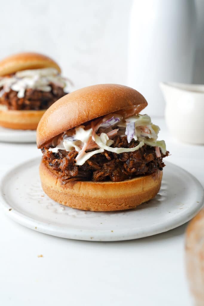 Easy Pulled Pork Burgers | cookingwithcassandra.com